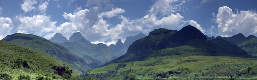 Drakensberg-Mountains-SA.jpg